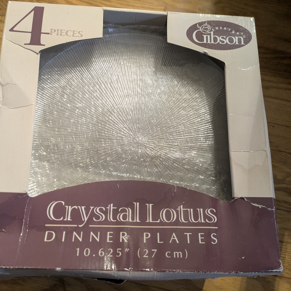 Brand New Gibson Crystal Lotus Glass Dinner Plates Set Of 4